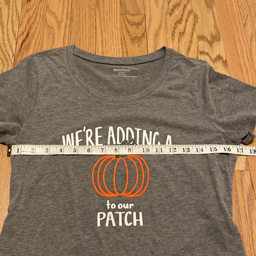 NWOT Motherhood Maternity M Pregnancy Announcement Top - Picture 7 of 11